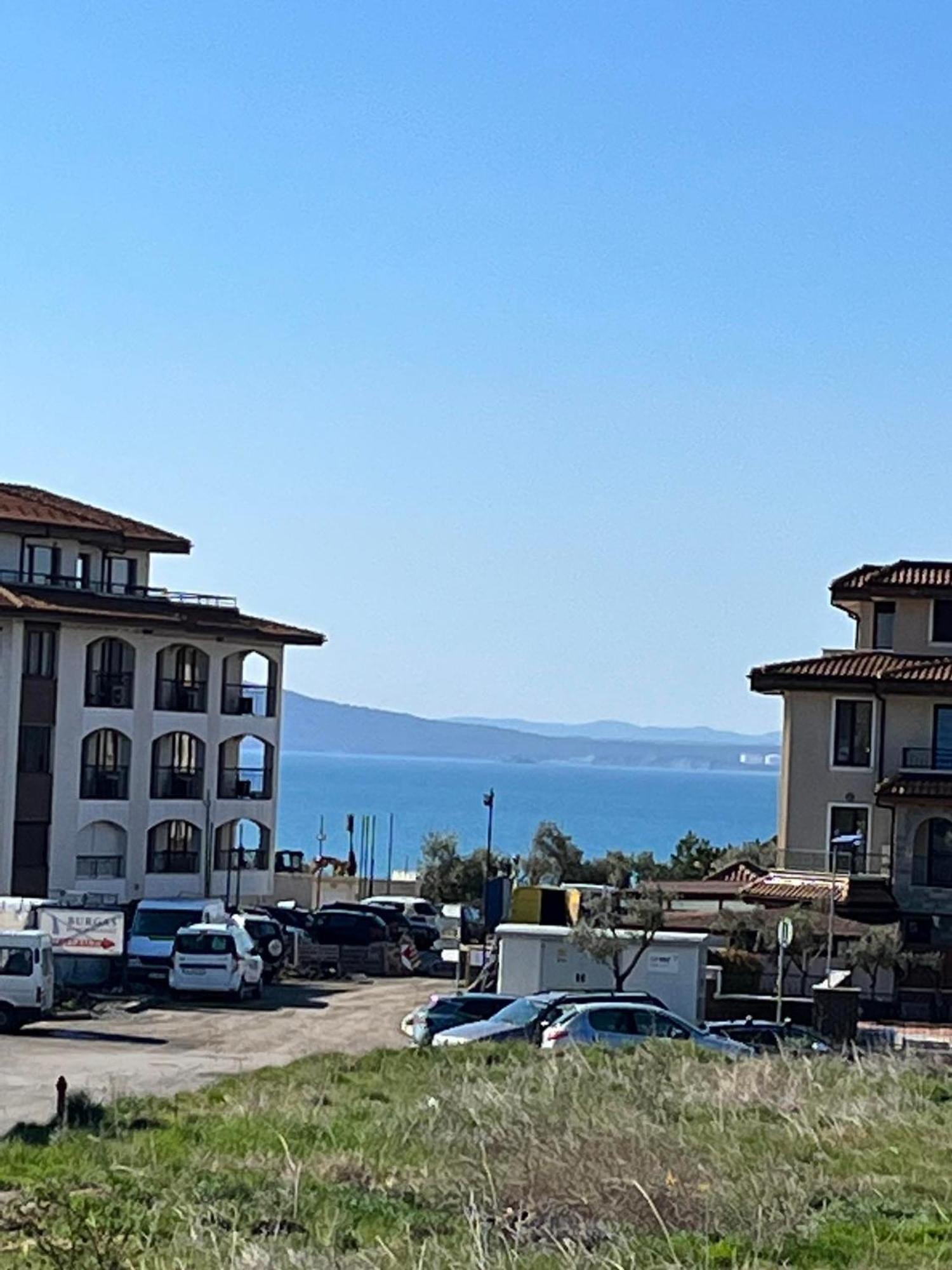 Луксозен Апартамент Анастасия-Сарафово На 150М От Морето 布尔加斯 外观 照片